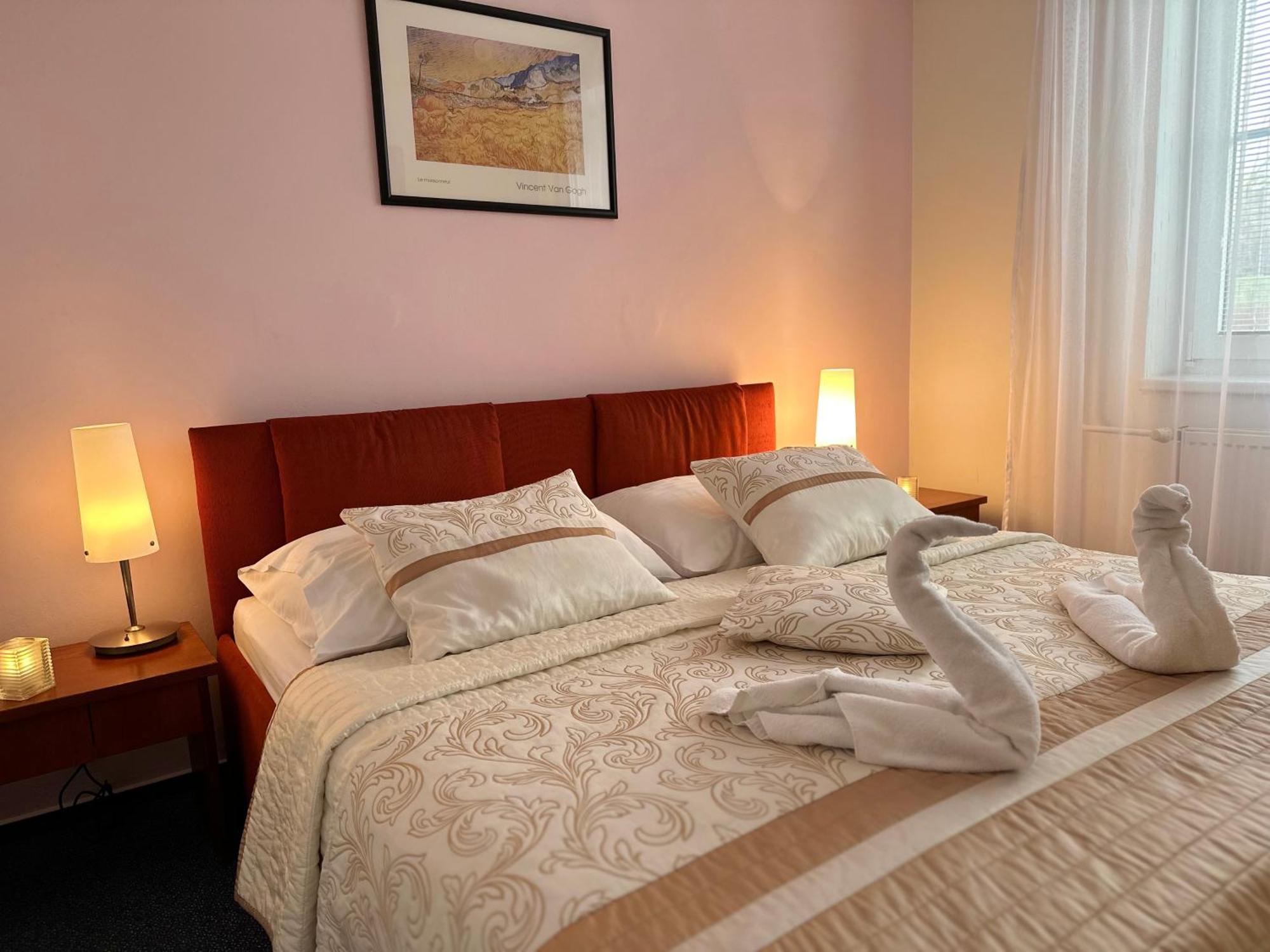 Wellness Hotel Stare Mesto อูแฮร์สแก ฮราดิชเก ภายนอก รูปภาพ